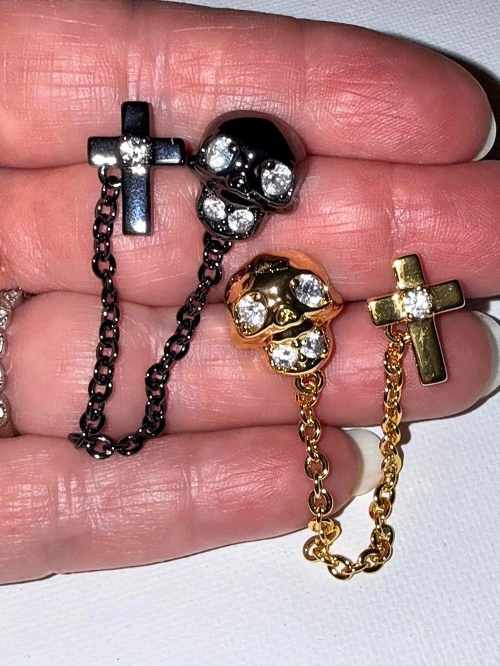 CICYBELL Cross and skull collar pin Set in Black & Gold